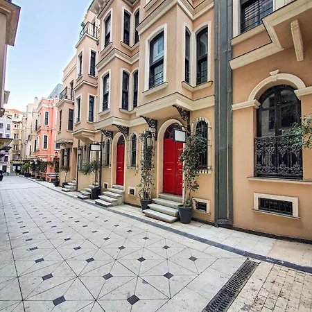 Taksim 360 *